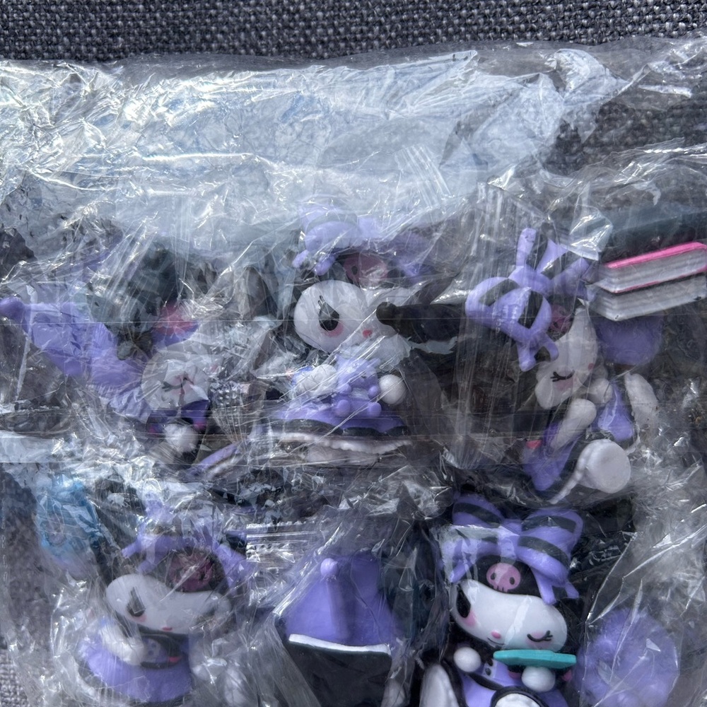 Kuromi Figurines and Trendy Toys 6 pieces New
Sealed in bags - Picture 3 of 7